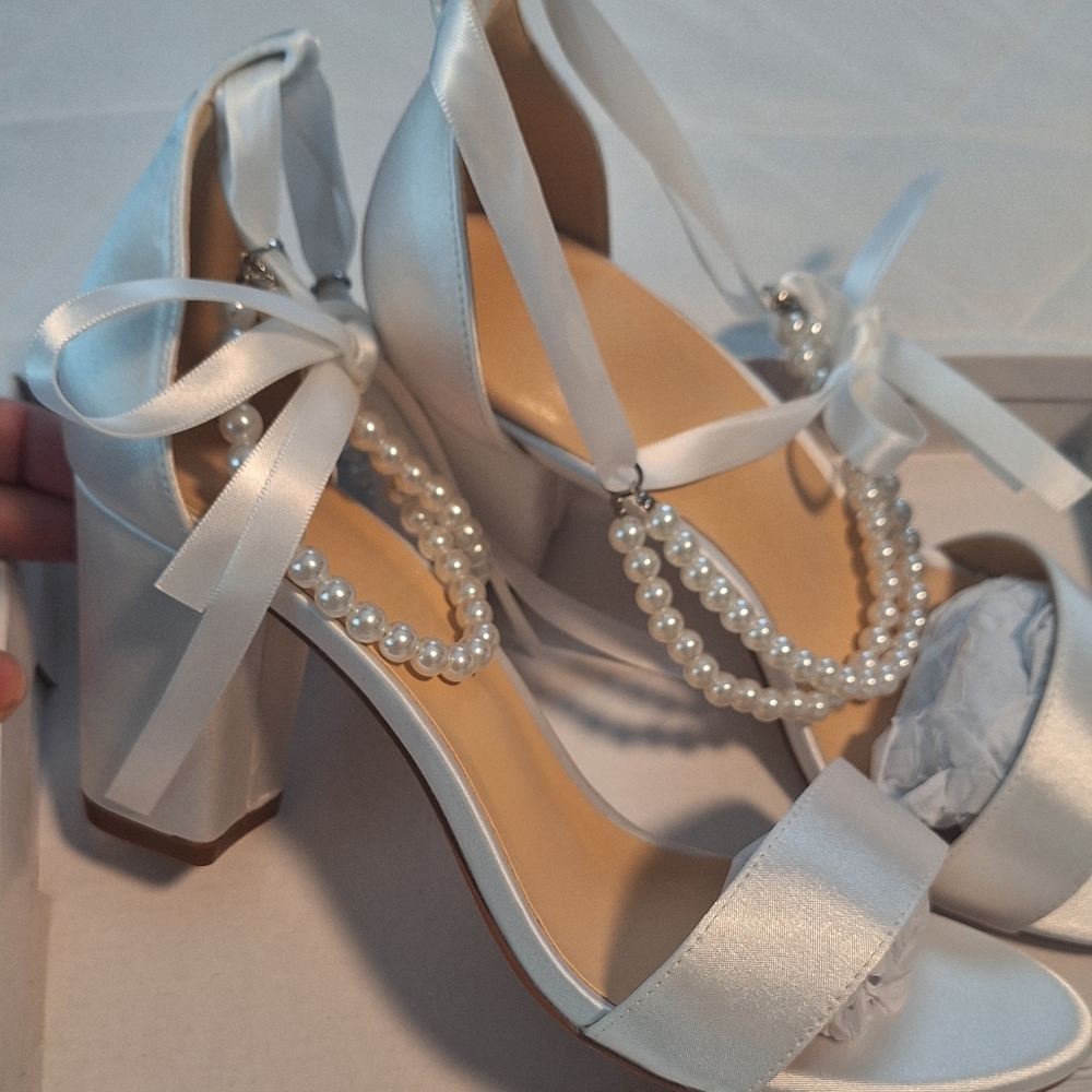 White Satin Stiletto Heels with Bow Detail - Picture 3 of 5